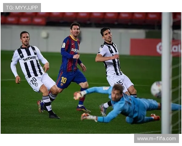 托普莫勒谈法兰克福目标:欧冠资格战术纪律 托普莫勒谈法兰克福目标:欧冠资格战术纪律